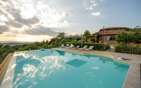 Casale Sunset: Schwimmbad, Estate, Eco Hotel, Resort, Villa, Hazienda, Bauernhaus, Gartenmöbel, Ferienort, Landscaping
