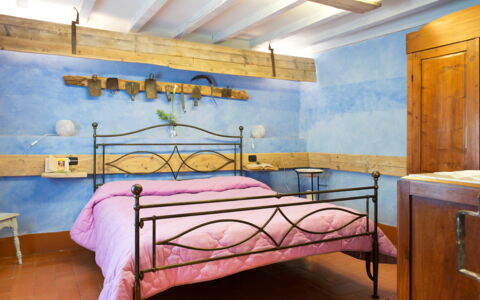 Il Canto Del Maggio: Möbel, Interior Design, Holz, Schlafzimmer, Flooring, Fussboden, Bett, Decke, Beleuchtung, Zimmer