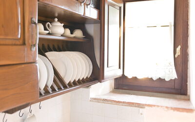 Cecilia: Küche, Küchengerät, Countertop, Holz, Spüle, Interior Design, Cabinetry, Major Appliance, Haushaltsgerät, Sinken