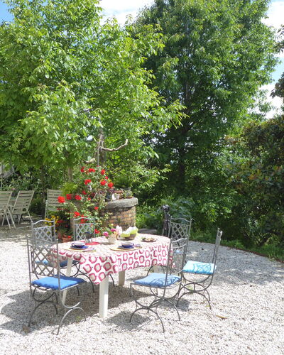 Casa Ballo delle Streghe, Garden, Montebelluna: Möbel, Stuhl, Tabelle, Gartenmöbel, Garten, Strauch, Tisch Im Freien, Schatten, Küche & Esszimmer Tisch