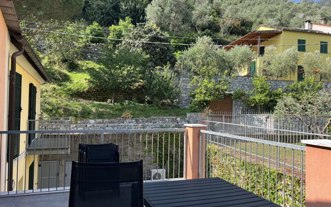 Anne-britt Home: Balkon, Veranda, Zaun, Schatten, Garten, Geländer, Hinterhof, Zimmerpflanze, Hazienda, Eco Hotel