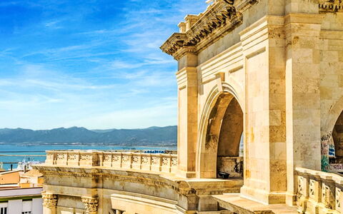 Appartamento in Centro: Blau, Bogen, Touristenattraktion, Klassische Architektur, Historische Seite, Säule, \Arkade, Palast