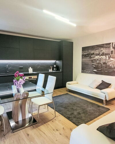 La Scaletta: Möbel, Interior Design, Flooring, Fussboden, Decke, Zimmer, Couch, Wohnzimmer, Beleuchtung, Wohnung
