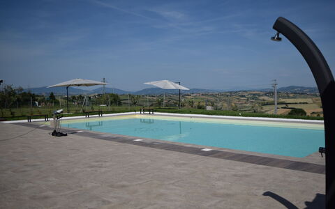 Casa In Collina: Schwimmbad, Schatten, Gartenmöbel, Resort, Ferienort, Sonnenliege, Fliese