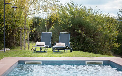 Villa Airone Tegoni, Pool, Radicondoli: Schwimmbad, Gartenmöbel, Möbel, Verbundwerkstoff, Freizeit, Garten, Schatten, Sonnenliege, Landscaping, Resort