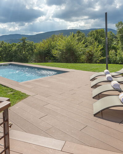 Villa Airone Tegoni, Pool, Radicondoli: Gartenmöbel, Schwimmbad, Verbundwerkstoff, Deck, Holzboden, Hartholz, Flagstone, Schatten, Garten, Sonnenliege