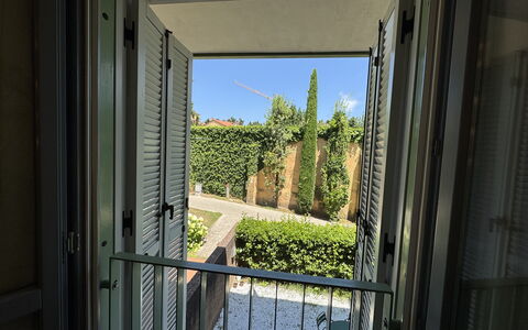 Ai Cantici: Balkon, Schatten, Daylighting, Home Door, Hinterhof, Aluminium