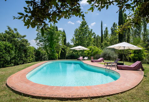 Casa La Cedrina, Pool, Lornano: Blau, Schwimmbad, Garten, Schatten, Gartenmöbel, Landscaping, Hazienda, Estate, Eco Hotel, Garten