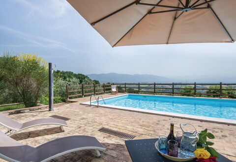 Casa Salvia, Ac, Wifi, Narni: Schwimmbad, Resort, Gartenmöbel, Eco Hotel, Stuhl, Hotel, Villa, Ferienort