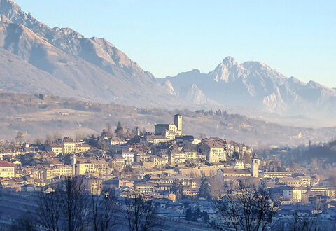 Casa Zaira: Bergforms, Hügel, Berg, Wohngebiet, Dach, \Stadt, Landschaft, Bergstation, Hochland, Gebirge