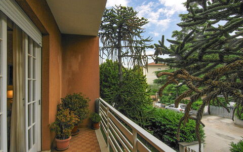Butterfly Apartment In Lucca: Wohnung, Balkon, Eigentumswohnung, Schatten, Holzbeize