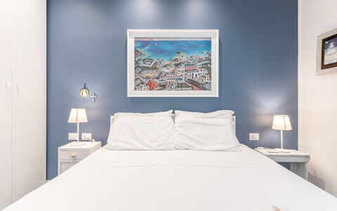 Villa Azzurra Monticelli: Interior Design, Schlafzimmer, Möbel, Fussboden, Flooring, Bett, Textil, Bettdecke, Bedding, Zimmer