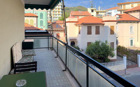 Casa Francy - Arma Di Taggia: Balkon, Wohnung, Geländer, Zaun, Schatten, Veranda, Baluster