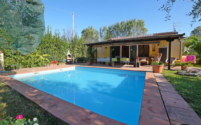 La Sevillana: Schwimmbad, Resort, Eco Hotel, Freizeit, Schatten, Hazienda, Water Feature, Hinterhof, Villa, Estate