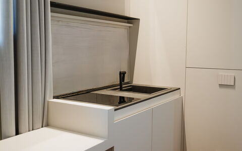 Deb&spa: Interior Design, Flooring, Küche, Zimmer, Countertop, Design, Cabinetry, Küchengerät