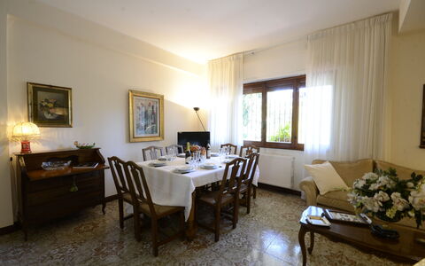 Casa Silvia: Möbel, Interior Design, Flooring, Holz, Fussboden, Esszimmer, Tabelle, Decke, Zimmer, Küche & Esszimmer Tisch