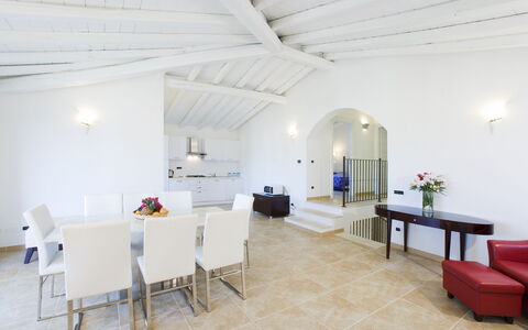 Villa Leccio 2: Interior Design, Flooring, Decke, Möbel, Fussboden, Wohnung, Zimmer, Couch, Stuhl