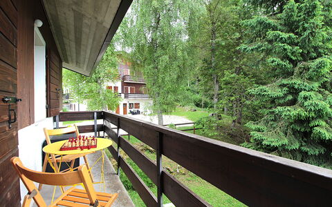 Chalet Giove: Holz, Hütte, Abstellgleis, Garten, Hartholz, Schatten, Veranda, Planke, Holzbeize, Balkon
