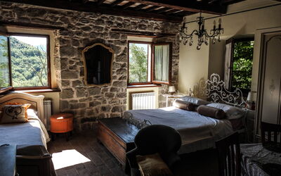 Suite Anna: Wand, Schlafzimmer, Möbel, Bett, Bedding, Zimmer, Bettdecke, Bettrahmen, Decke, Hartholz