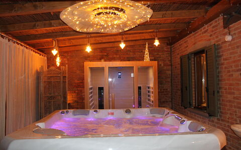 Holiday Home Croce With Spa: Interior Design, Möbel, Holz, Flooring, Decke, Fussboden, Beleuchtung, Light Fixture, Zimmer, Zuhause