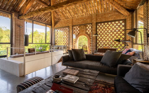 Villa Poggio Zucchino, Pool, Wellness, Piacenza: Interior Design, Holz, Möbel, Decke, Flooring, Fussboden, Die Architektur, Beleuchtung, Wohnzimmer, Stuhl