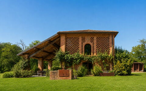 Villa Poggio Zucchino, Pool, Wellness, Piacenza: Gras, Strauch, Die Architektur, Garten, Grundstueck, Ground, Rasen, Landscaping