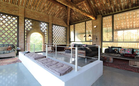 Villa Poggio Zucchino, Pool, Wellness, Piacenza: Interior Design, Flooring, Fussboden, Holz, Möbel, Decke, Beleuchtung, Die Architektur, Holzboden, Wohnzimmer