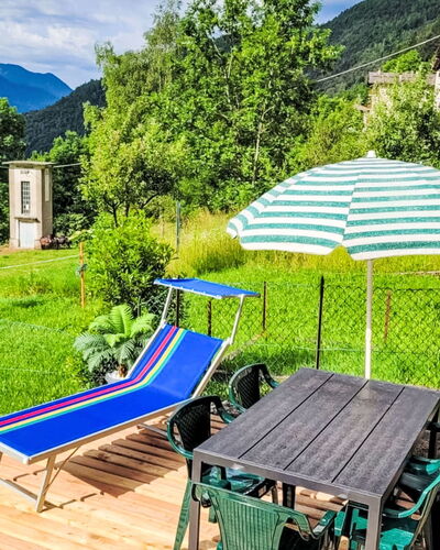 Festér: Gartenmöbel, Gebirge, Senke, Bergstation, Tisch Im Freien, Stuhl, Garten, Regenschirm, Eco Hotel, Grat