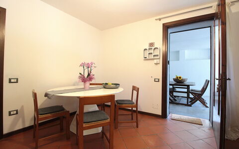 Villa Rosa Apartment: Interior Design, Flooring, Möbel, Holz, Fussboden, Decke, Küche & Esszimmer Tisch, Tabelle, Esszimmer, Beleuchtung