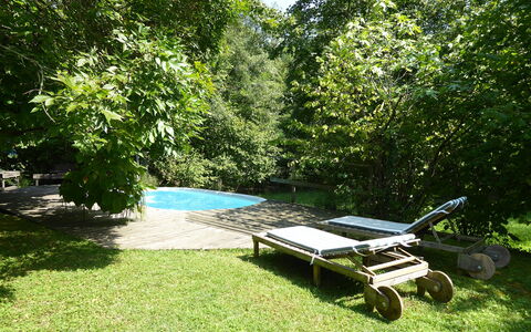 Chalet Fagarè, Pool, Sauna, Prosecco Hills: Garten, Schatten, Schwimmbad, Gartenmöbel, Möbel, Rasen, Hinterhof, Freizeit, Landscaping, Stuhl