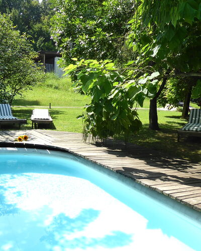 Chalet Fagarè, Pool, Sauna, Prosecco Hills: Schwimmbad, Gartenmöbel, Möbel, Schatten, Hinterhof, Resort, Garten, Stuhl, Regenschirm, Freizeit