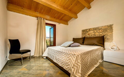 Villa La Musa: Möbel, Interior Design, Bett, Flooring, Fussboden, Schlafzimmer, Wand, Holz, Zimmer, Decke
