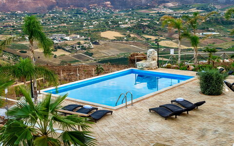 Villa La Musa: Schwimmbad, Resort, Eco Hotel, Gartenmöbel, Freizeit, Regenschirm, Sonnenliege, Hazienda, Hotel, Thermae