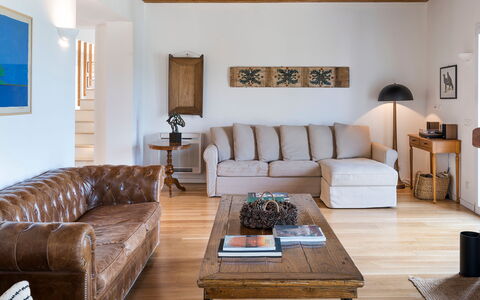 Casaita: Möbel, Interior Design, Couch, Flooring, Holz, Wohnzimmer, Fussboden, Zimmer, Tabelle, Zuhause