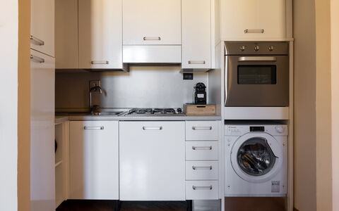Cuore Di Firenze Apartment: Küchengerät, Küche, Major Appliance, Countertop, Cabinetry, Haushaltsgerät, Herd, Herd, Flooring, Interior Design