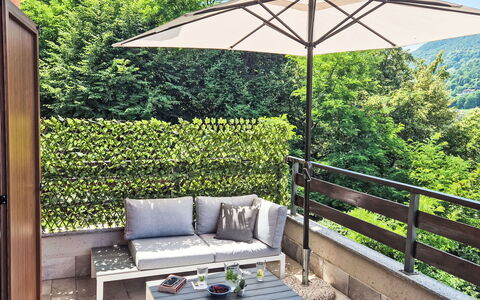Bellavista: Möbel, Gartenmöbel, Holz, Tabelle, Stuhl, Regenschirm, Tisch Im Freien, Blumentopf, Garten