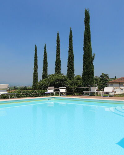 Calicantus, Verona, Pool, Wifi: Schwimmbad, Hazienda, Resort, Villa, Eco Hotel, Ferienort, Immergrün, Bauernhaus, Hof
