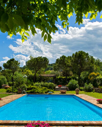 Villa Incanto: Blau, Schwimmbad, Resort, Garten, Schatten, Eco Hotel, Freizeit, Landscaping, Water Feature, Hinterhof