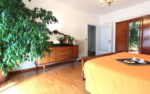 Casa Ines, Feltre: Möbel, Interior Design, Holz, Flooring, Zimmer, Fussboden, Beleuchtung, Schlafzimmer, Bett, Decke