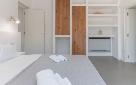 Casa Vita Bella: Holz, Flooring, Fussboden, Interior Design, Decke, Zimmer, Wohnung, Schlafzimmer, Bett, Holzbeize