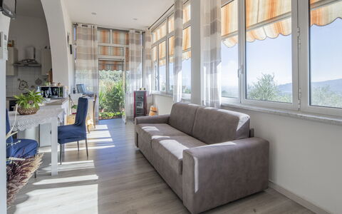 Casa di Bruna Seaview, Albenga: Möbel, Interior Design, Flooring, Holz, Fussboden, Couch, Tabelle, Stuhl, Zimmer, Wohnzimmer