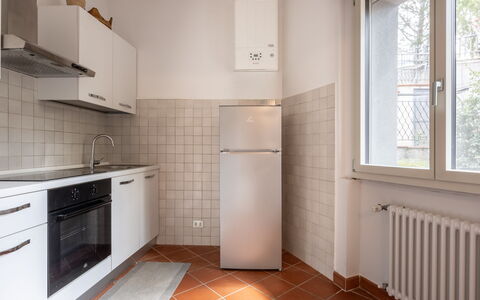 Il Ferrone Apartment with Garden - Greve in Chiant: Flooring, Fussboden, Major Appliance, Küche, Interior Design, Küchengerät, Wohnung, Zimmer, Decke, Countertop