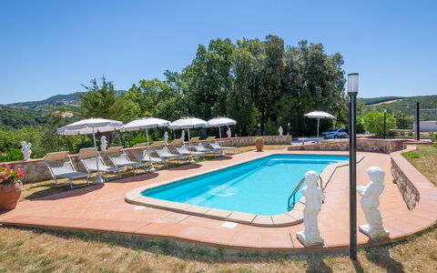 Enda: Schwimmbad, Resort, Eco Hotel, Hotel, Ferienort, Villa, Gartenmöbel, Regenschirm, Sonnenliege
