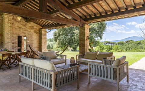 Aqua Bio Retreat: Möbel, Holz, Stuhl, Interior Design, Tabelle, Gartenmöbel, Flooring, Decke, Veranda, Fussboden