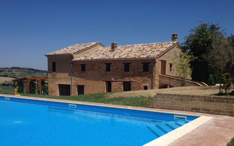 Villa la Dolcevita: Menschliche Siedlung, Estate, Schwimmbad, Villa, Hazienda