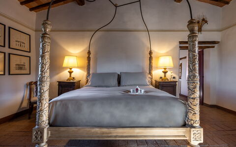 Il Gabbro, Luxury Experience: Möbel, Interior Design, Flooring, Schlafzimmer, Bett, Fussboden, Beleuchtung, Himmelbett, Bettrahmen