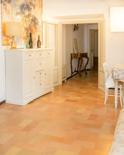 Appartamento la Fontana, Assisi: Möbel, Interior Design, Flooring, Fussboden, Holz, Decke, Zimmer, Beleuchtung, Wohnzimmer, Couch
