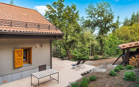 Casa Gibel: Zuhause, Haus, Hütte, Dach, Garten, Estate, Schatten, Hinterhof, Landscaping, Garten