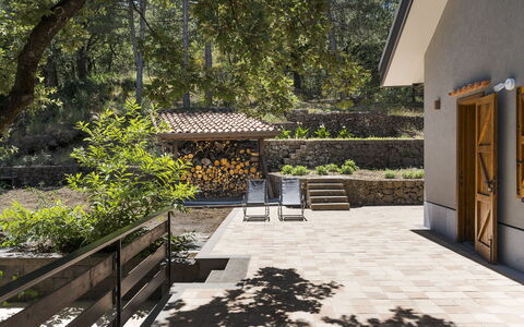 Casa Gibel: Verbundwerkstoff, Schatten, Garten, Flagstone, Beton, Landscaping, Hinterhof, Garten, Hof, Design
