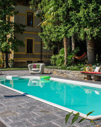 Virginia 16: Schwimmbad, Resort, Gartenmöbel, Verbundwerkstoff, Flagstone, Eco Hotel, Garten, Schatten, Hinterhof, Thermae